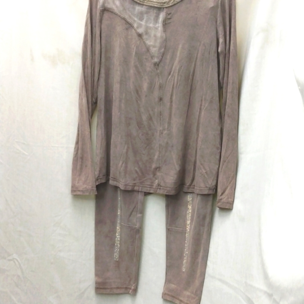 Women’s Taupe Long Sleeve Top & Legging Set